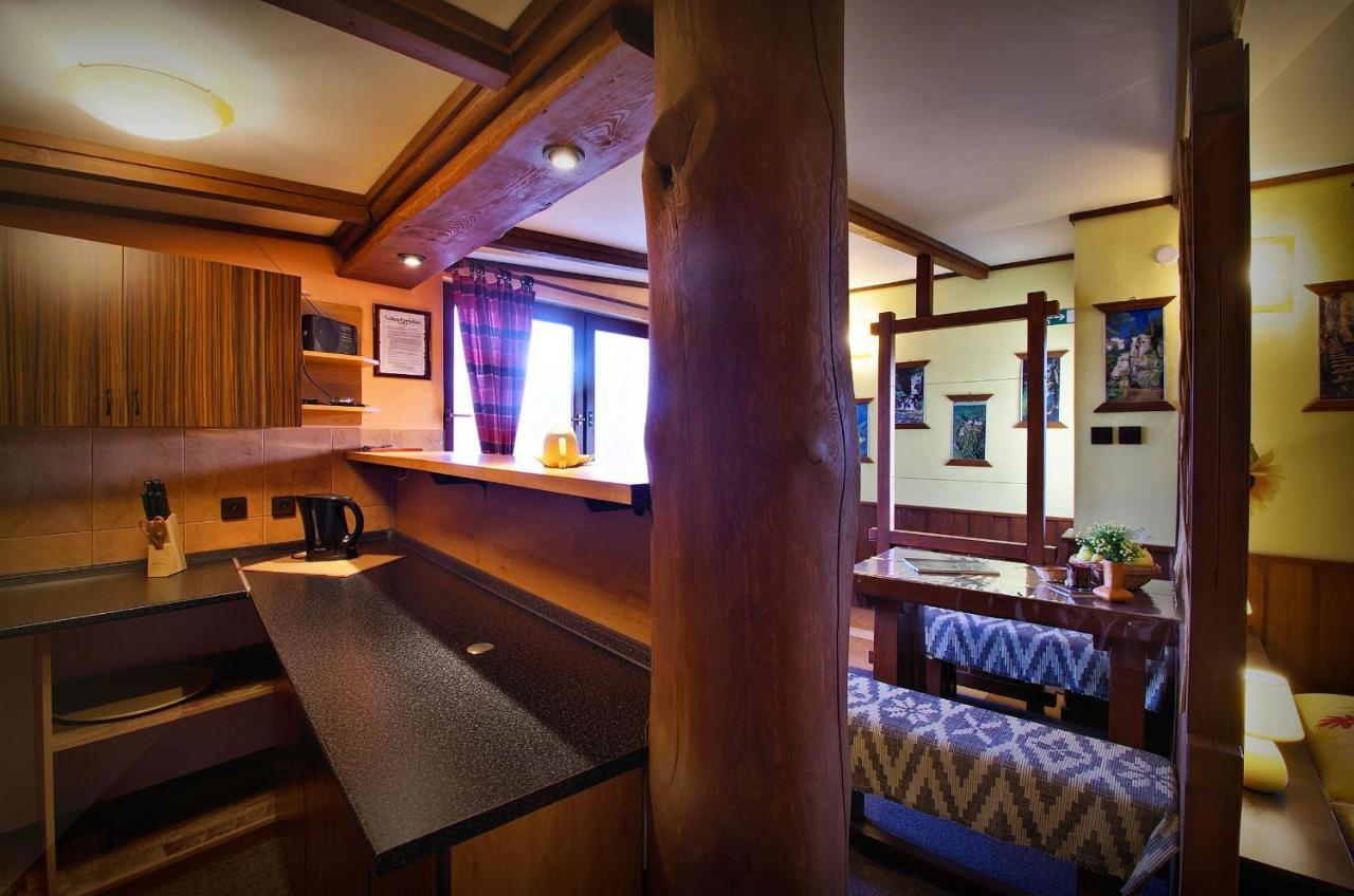 Yellow Paradise House Hrabusice Room photo